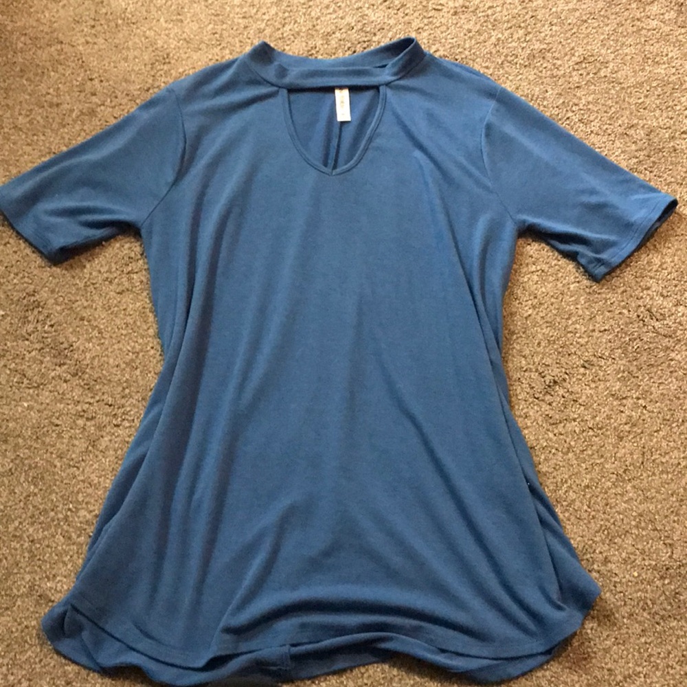 Cut-out, flowy blue boutique shirt!!!